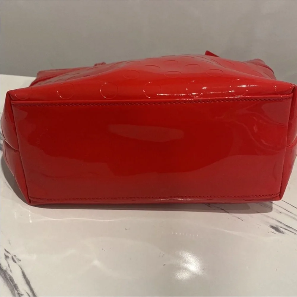 Kate Spade Red Patent Leather Tote Bag with Glossy Finish - Picture 4 of 6